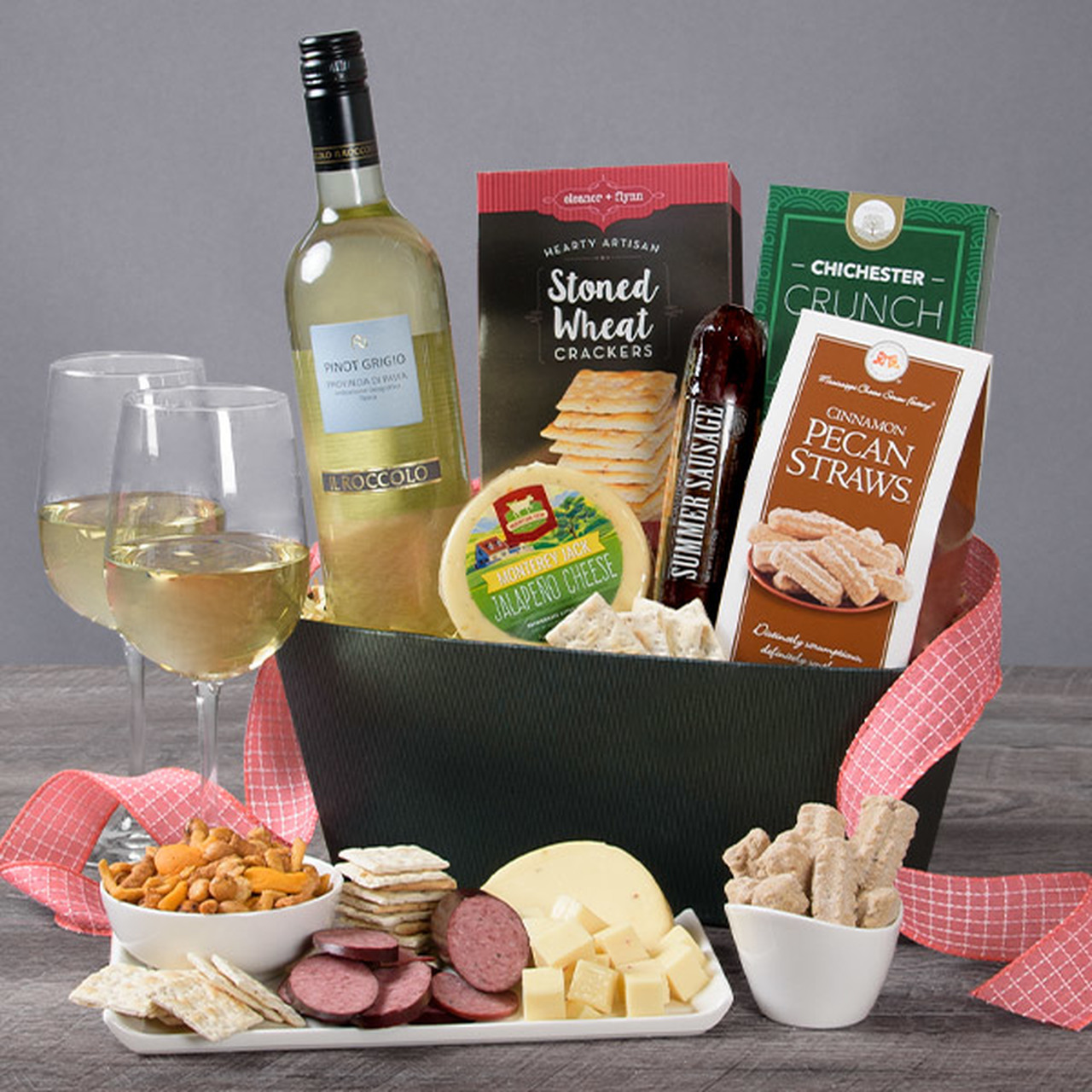 WINE CLASSIC GOURMET WHITE WINE GIFT BASKET